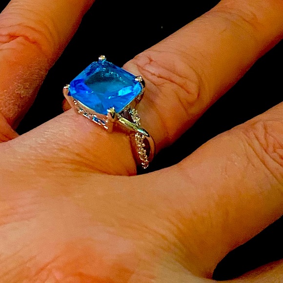 ❤️VALENTINES DAY❤️ Gorgeous 4.50 CT Infinity Ring. - Picture 1 of 8